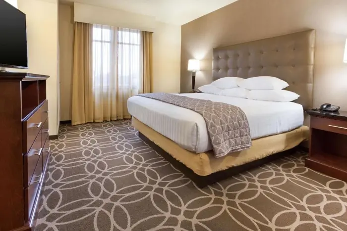 Drury Inn & Suites Louisville North
